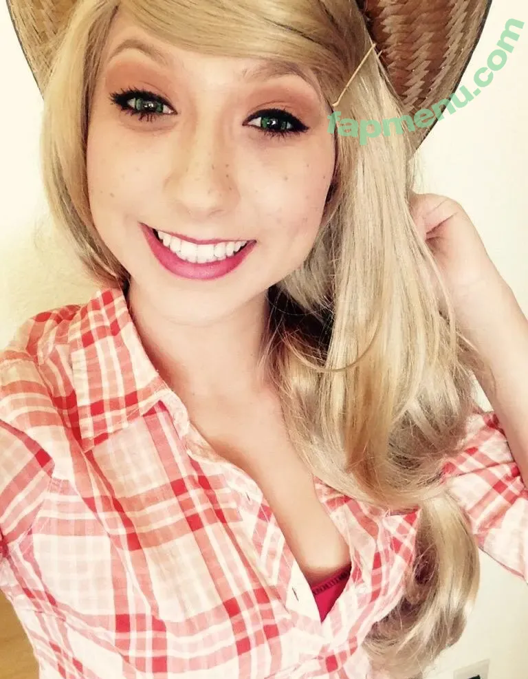 Catie Wayne nude photo #0012 (Boxxy / catieboxxy)