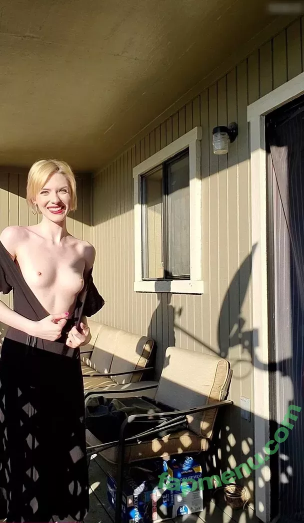 Celestina Blooms nude photo #0481 (celestinablooms / celestinarooftop)