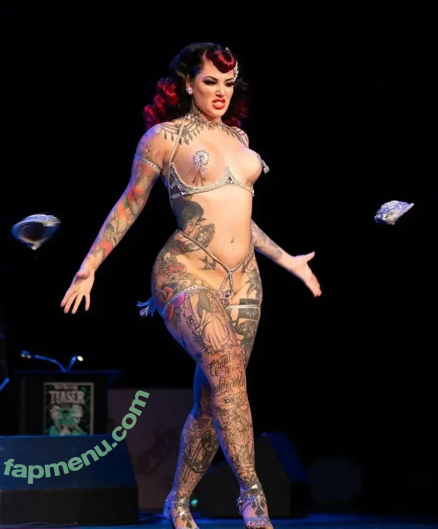 cervenafox nude photo #0021 (cervenafox)