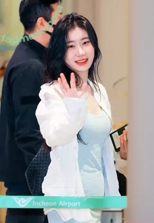 Chaeryeong / ITZY (채령 / chaerrry0 nude photo #0109