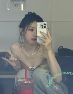 Chaeryeong / ITZY (채령 / chaerrry0 nude photo #0165