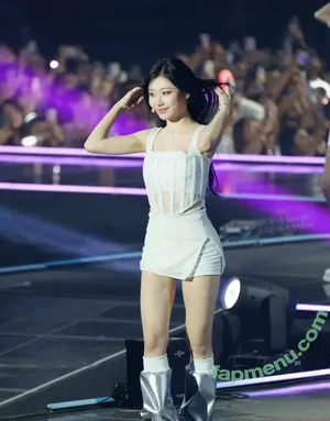 Chaeryeong / ITZY (채령 / chaerrry0 nude photo #0196