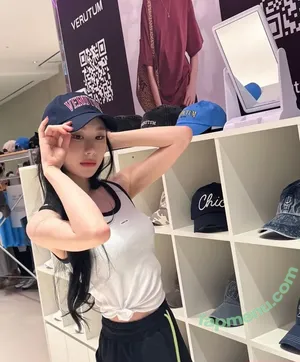 Chaeryeong / ITZY (채령 / chaerrry0 nude photo #0213