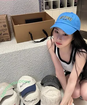 Chaeryeong / ITZY (채령 / chaerrry0 nude photo #0216