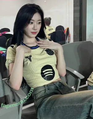 Chaeryeong / ITZY (채령 / chaerrry0 nude photo #0228