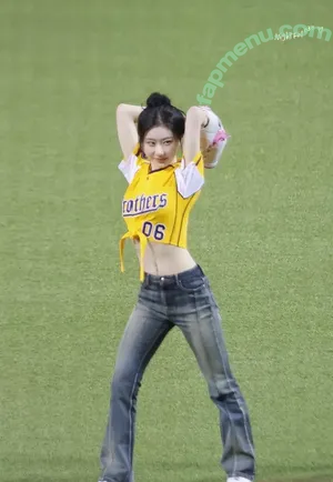 Chaeryeong / ITZY (채령 / chaerrry0 nude photo #0238