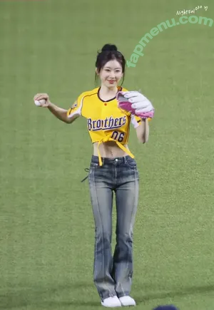 Chaeryeong / ITZY (채령 / chaerrry0 nude photo #0243