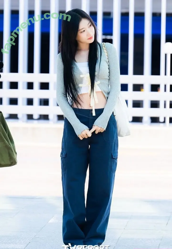Chaeryeong nude photo #0084 (ITZY (채령 / chaerrry0)