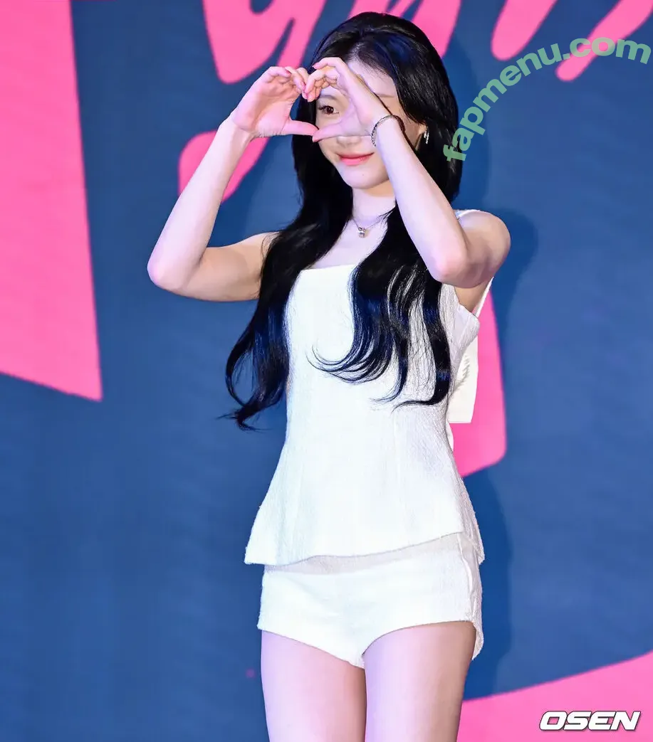 Chaeryeong nude photo #0150 (ITZY (채령 / chaerrry0)