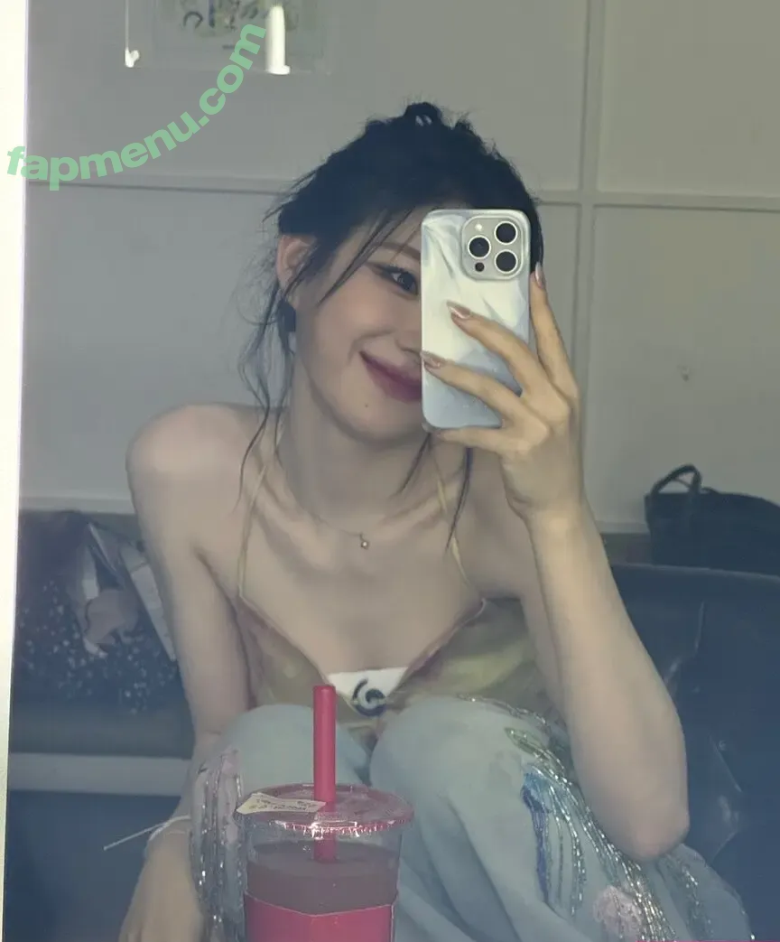 Chaeryeong nude photo #0162 (ITZY (채령 / chaerrry0)