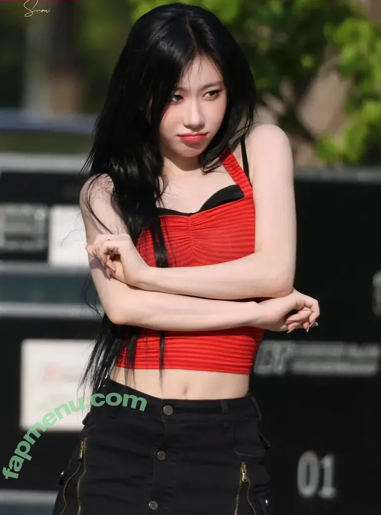 Chaeryeong nude photo #0175 (ITZY (채령 / chaerrry0)