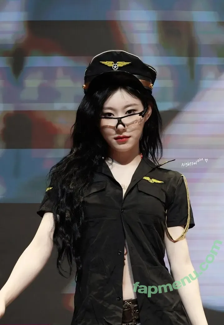 Chaeryeong nude photo #0210 (ITZY (채령 / chaerrry0)