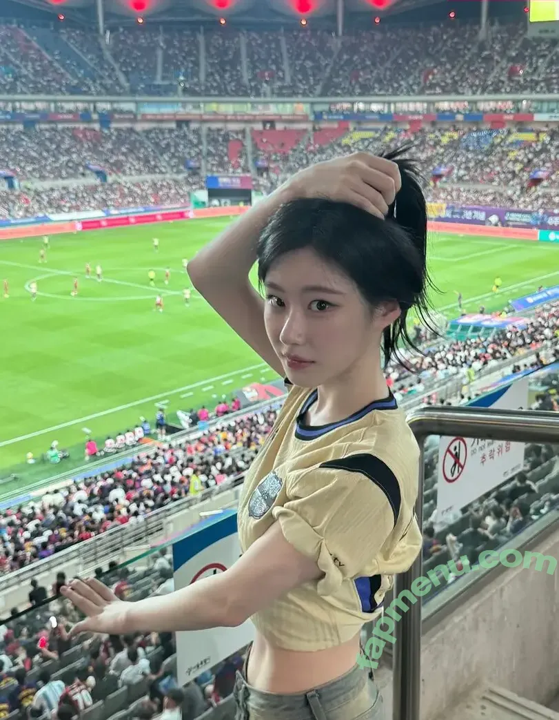 Chaeryeong nude photo #0225 (ITZY (채령 / chaerrry0)