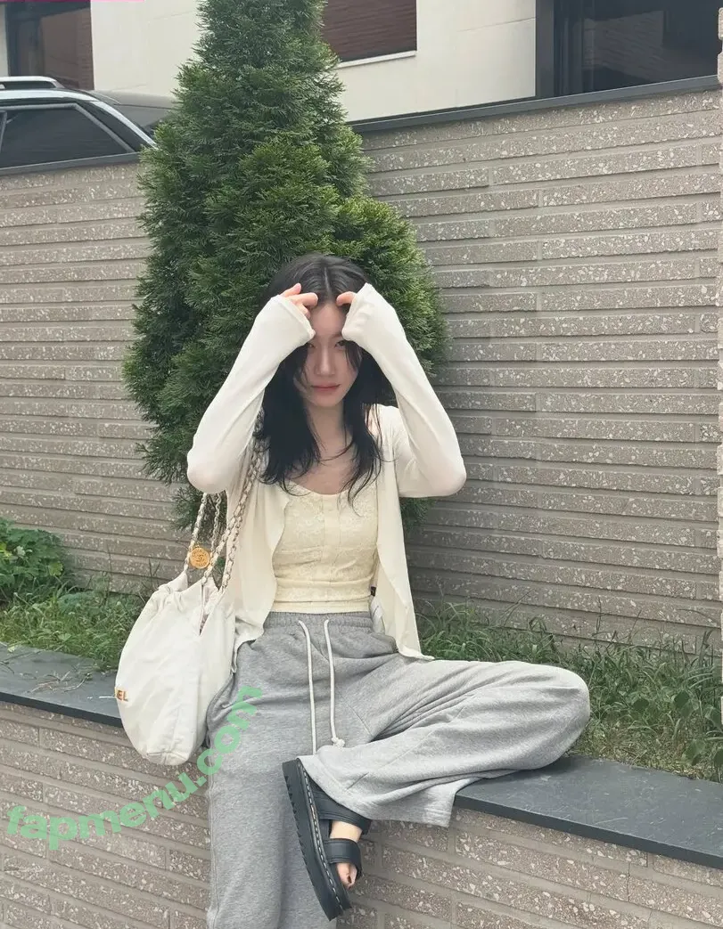 Chaeryeong nude photo #0235 (ITZY (채령 / chaerrry0)