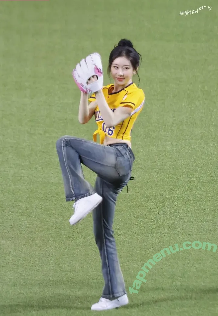 Chaeryeong nude photo #0240 (ITZY (채령 / chaerrry0)