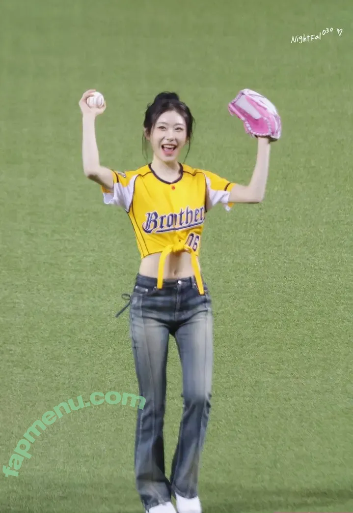 Chaeryeong nude photo #0244 (ITZY (채령 / chaerrry0)