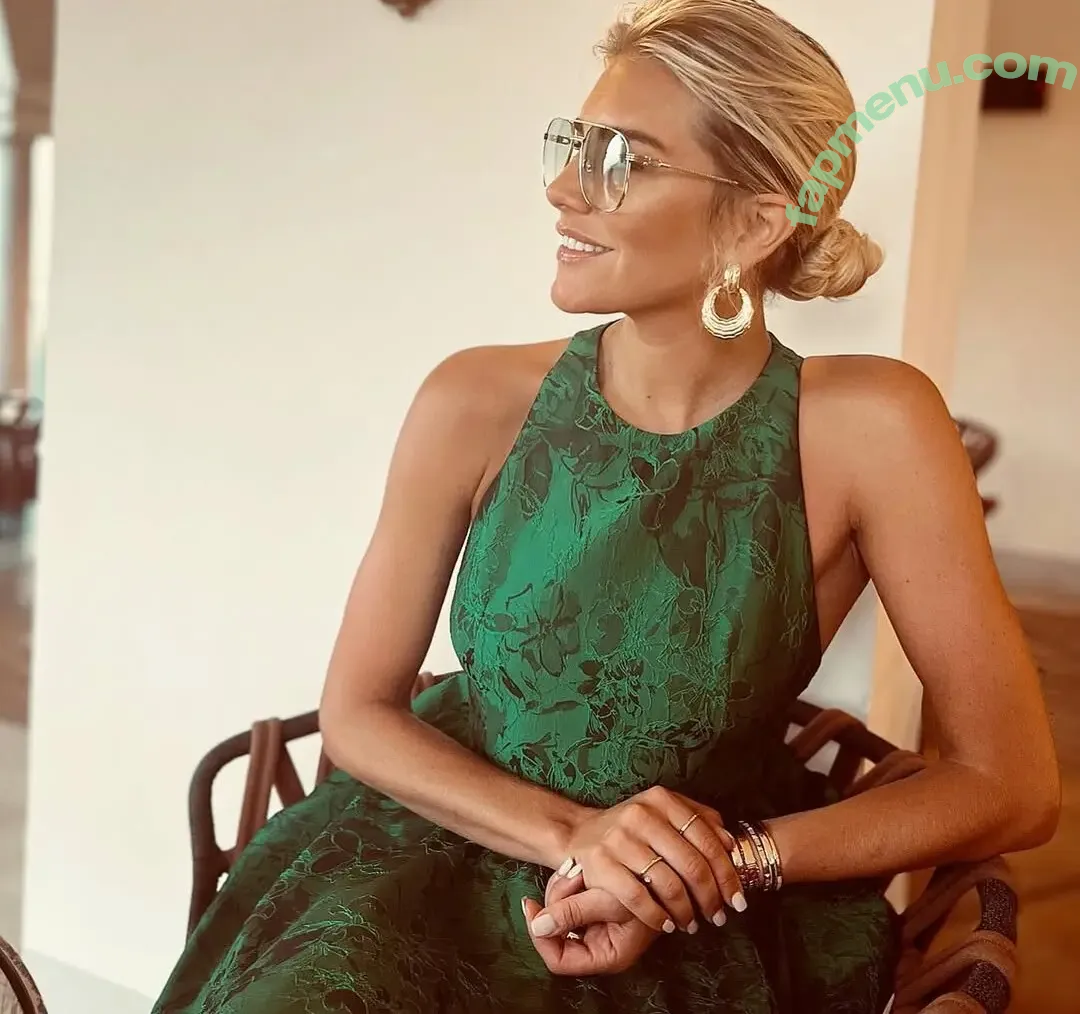 Charissa Thompson nude photo #0042 (Sportscaster / charissajthompson)