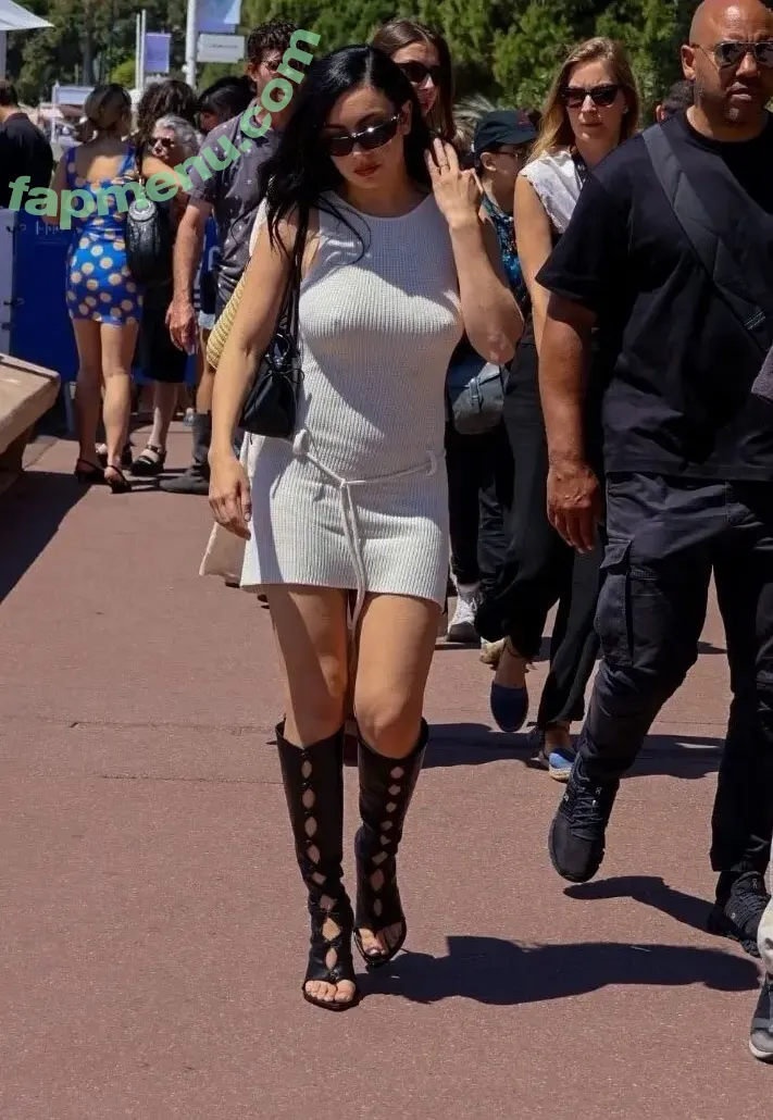 Charli XCX nude photo #3274 (charli_xcx / charlignarly)