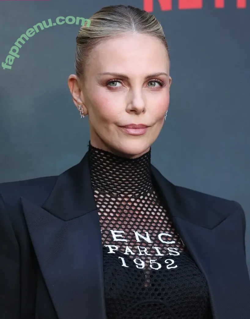 Charlize Theron nude photo #1027 (CharlizeAfrica)