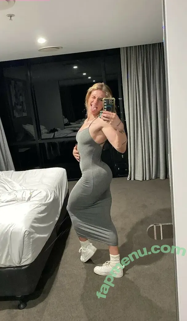 Charlotte Chant nude photo #0100 (char.chant)