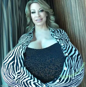 Chelsea Charms / chelsea_charms_ nude photo #4347