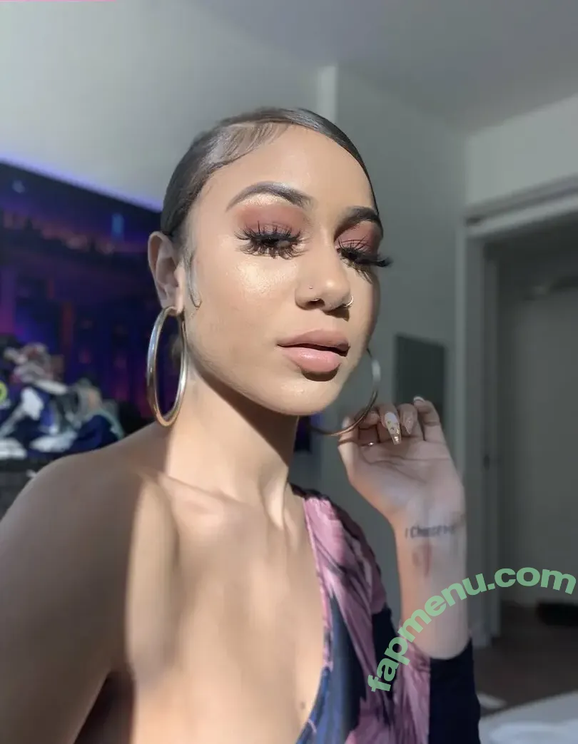 chelsea13k nude photo #0046 (baby-gold / chelsea mendoza / goldtouch13 / luckyyouth22)