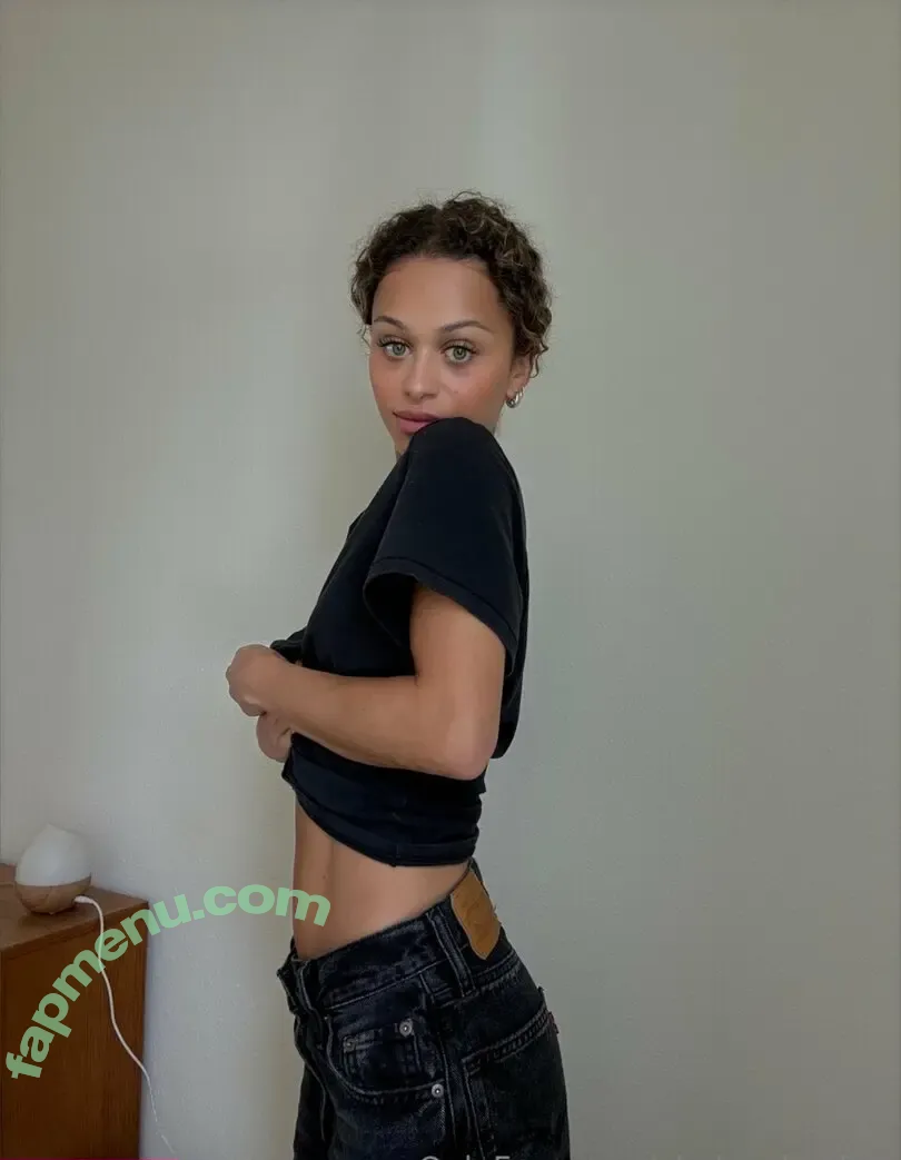 chelseakaplan nude photo #0077 (bustakaplan)