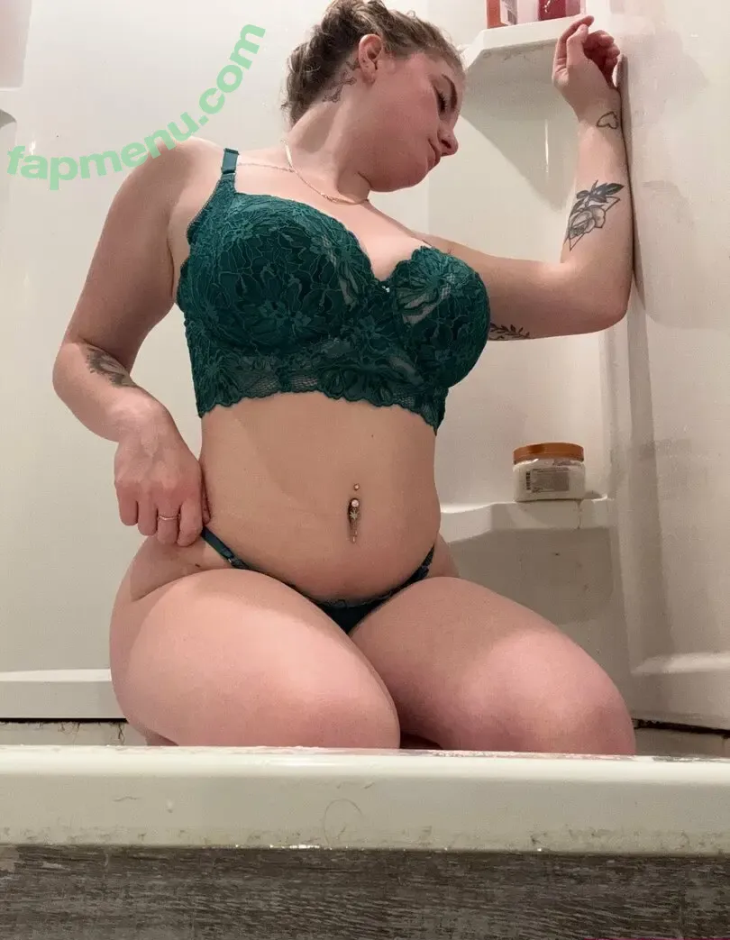 chesty_b nude photo #0032 (chestyb)