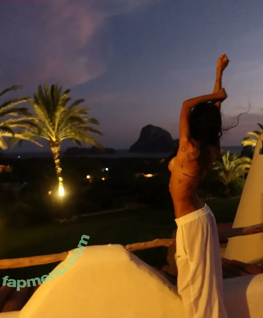 chiarabiasi nude photo #0017 (chiarabiasi)