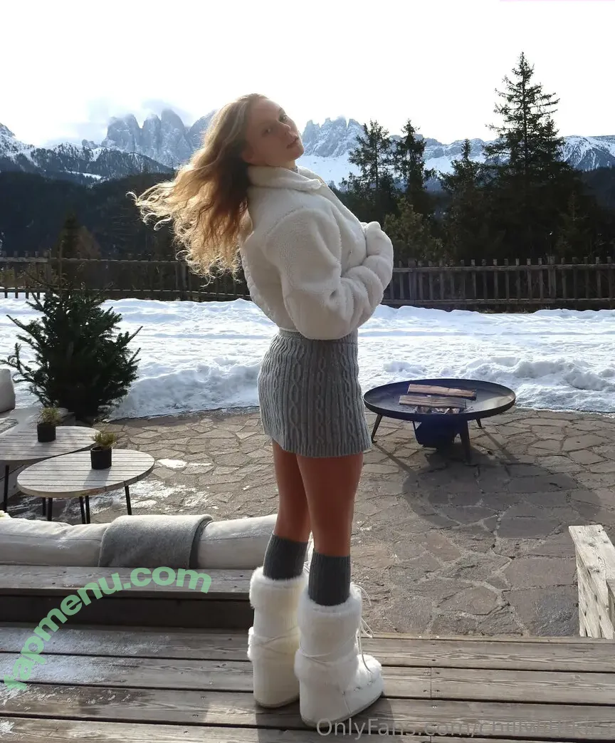 chillwithkira nude photo #0037 (Kiraaishere / chill_withkira / thelawofattraction)