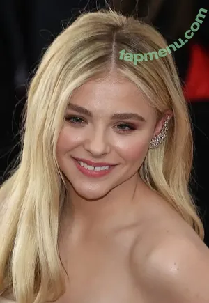 Chloë Grace Moretz / chloegmoretz nude photo #1390