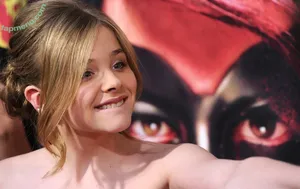 Chloë Grace Moretz / chloegmoretz nude photo #1392