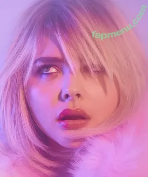 Chloë Grace Moretz / chloegmoretz nude photo #1410