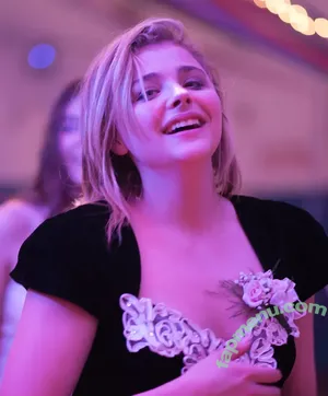 Chloë Grace Moretz / chloegmoretz nude photo #1419