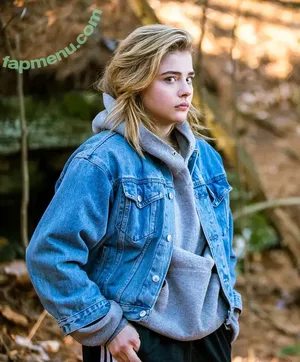 Chloë Grace Moretz / chloegmoretz nude photo #1425