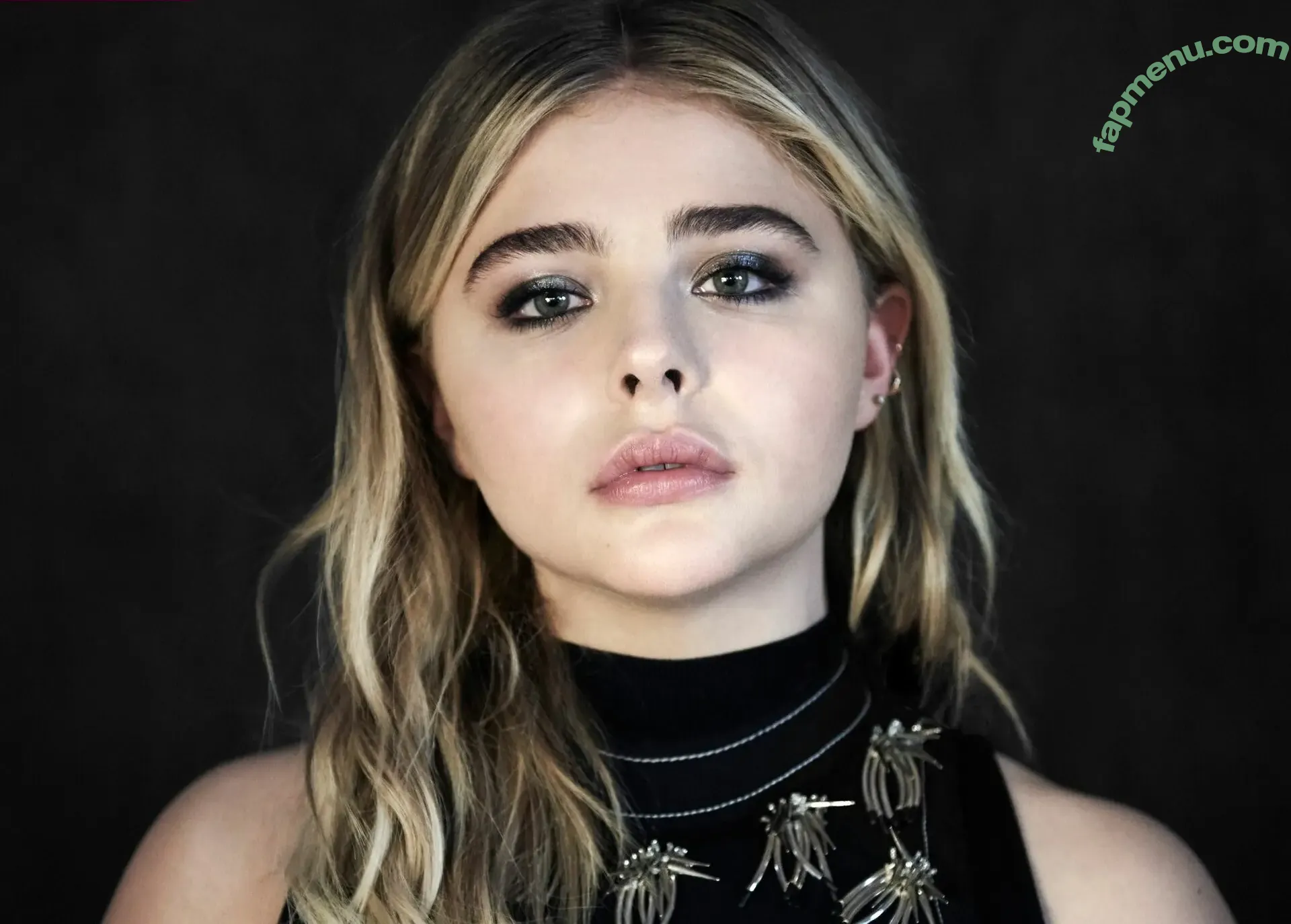 Chloë Grace Moretz nude photo #1386 (chloegmoretz)