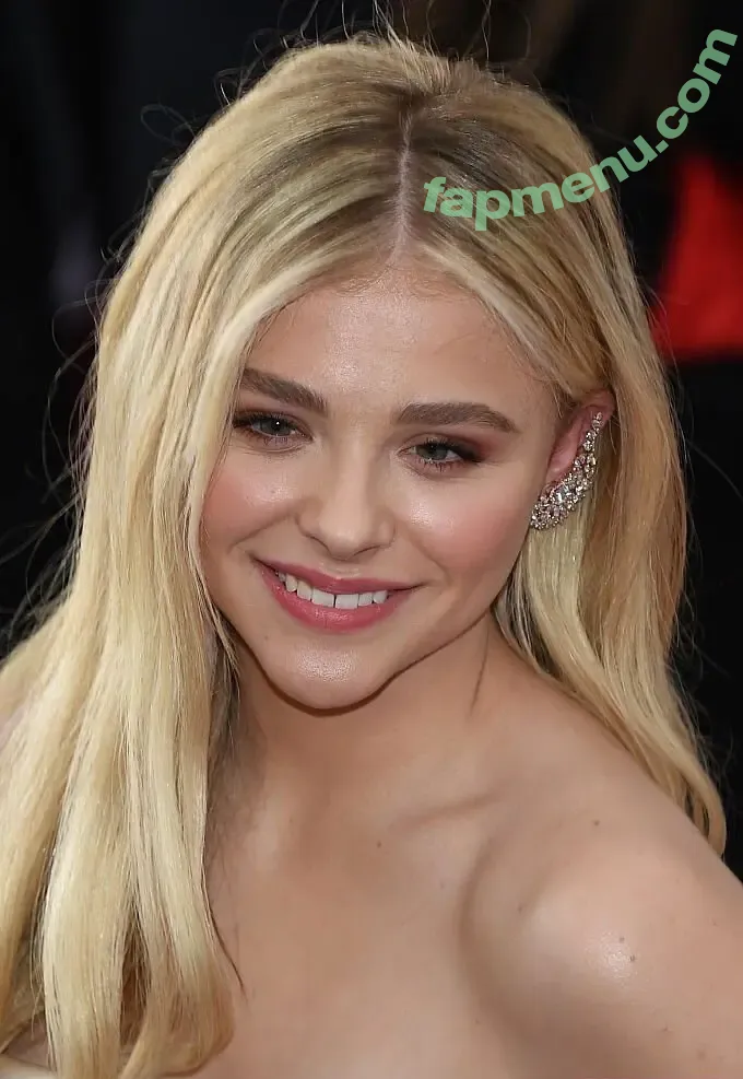 Chloë Grace Moretz nude photo #1390 (chloegmoretz)