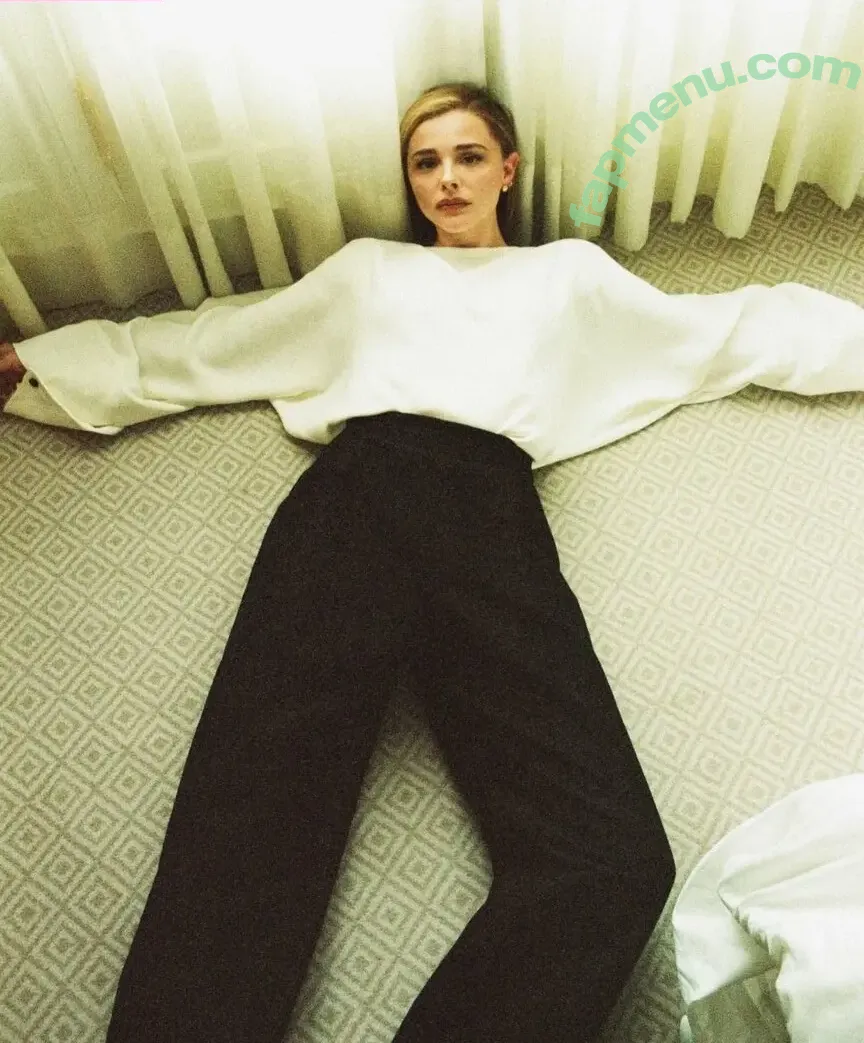 Chloë Grace Moretz nude photo #1427 (chloegmoretz)