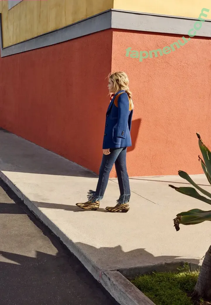 Chloë Grace Moretz nude photo #1442 (chloegmoretz)