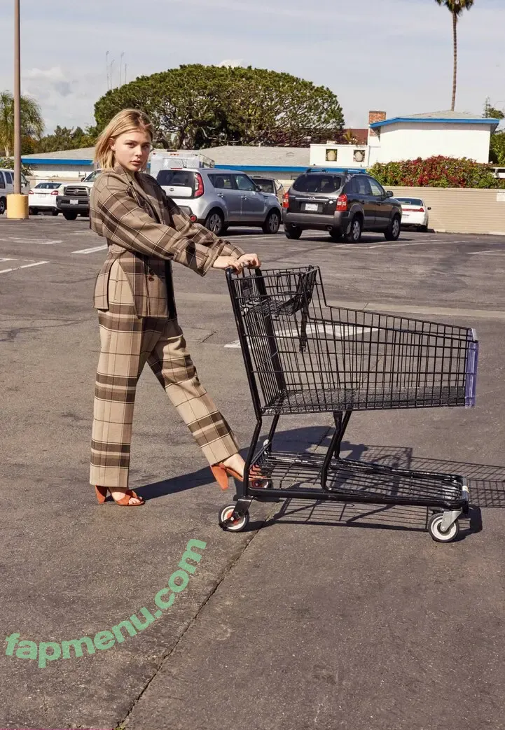 Chloë Grace Moretz nude photo #1448 (chloegmoretz)