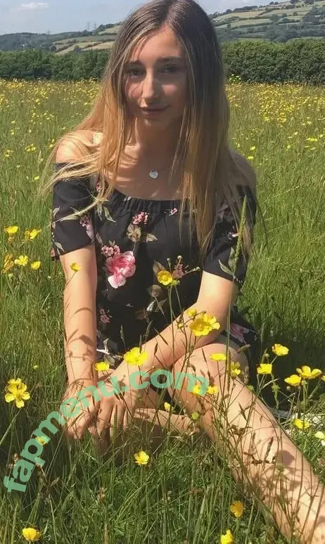 Chlo & Matt nude photo #0002 (chlo.mayy / chloandmatt)