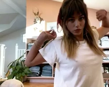Chloe Bennet / chloebennet nude photo #0009