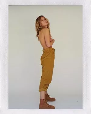 Chloe Bennet / chloebennet nude photo #0019