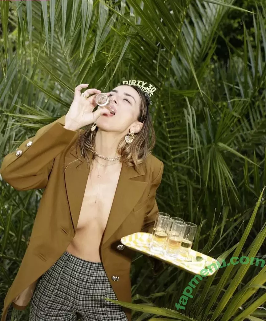 Chloe Bennet nude photo #0081 (chloebennet)