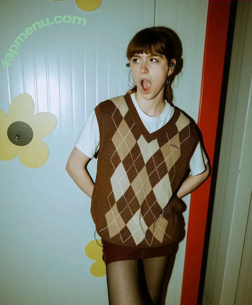 Chloe Slater nude photo #0043 (Indie Musician / chloeslater333)