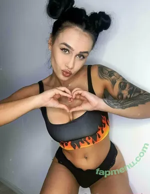 chloeebu / chloebbbb nude photo #0004