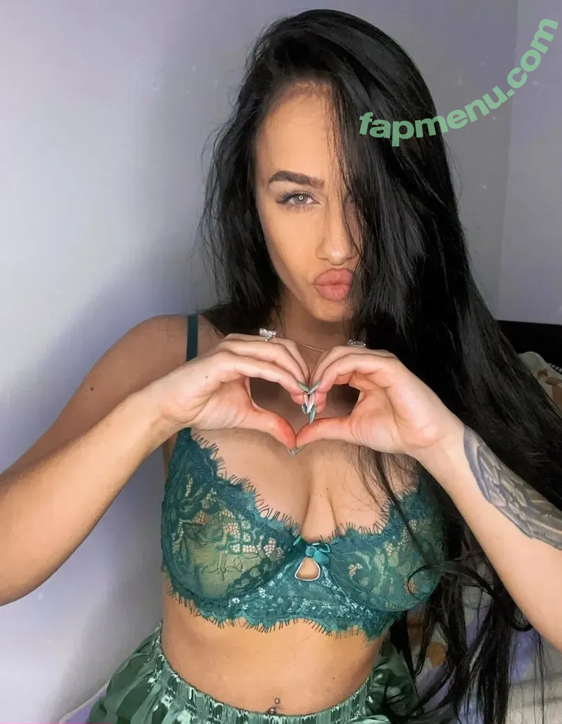 chloeebu nude photo #0029 (chloebbbb)