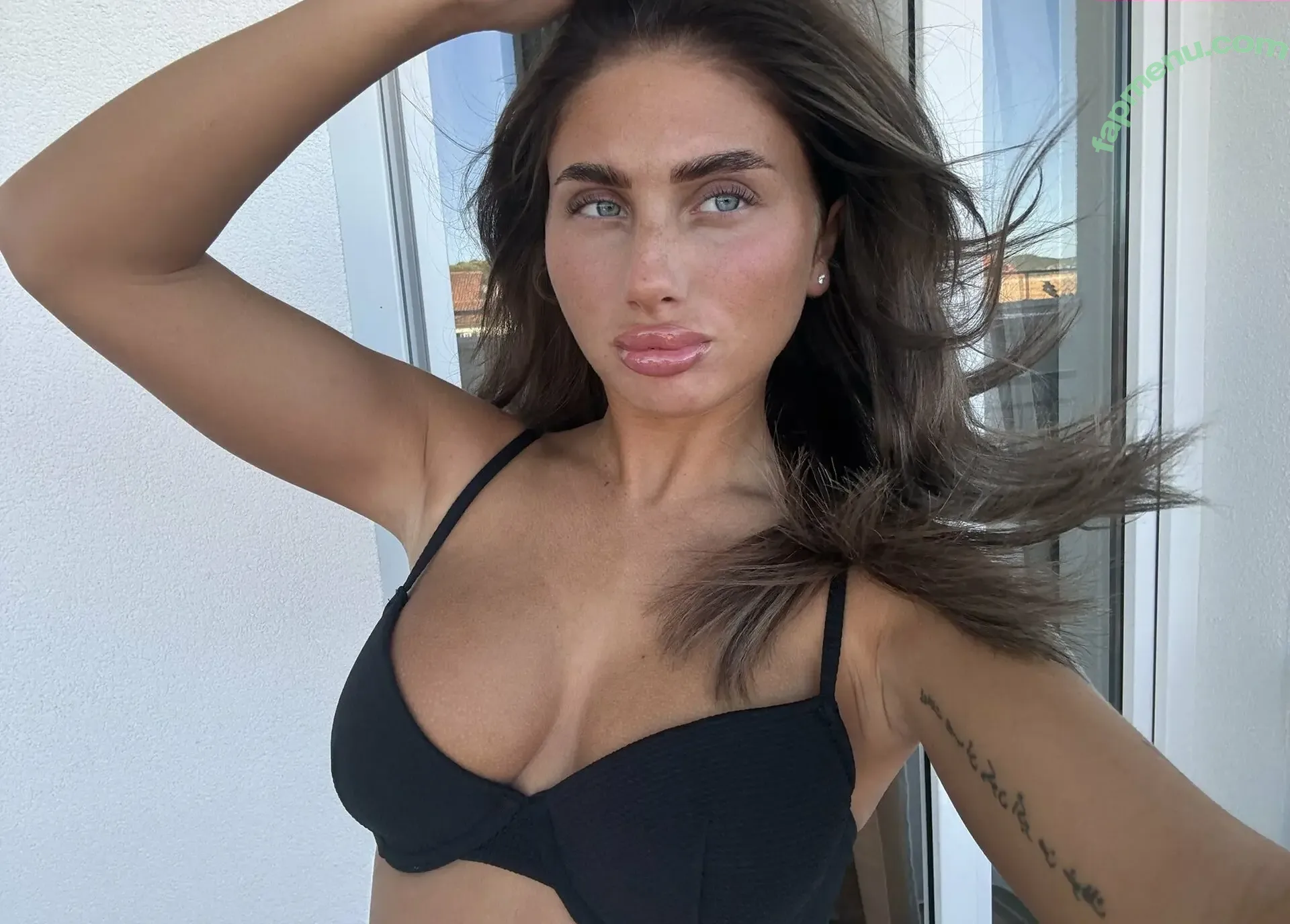 Chloewxlker nude photo #0034 (chloewxlker._ / prinnycx)