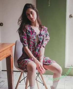  nude photo #0004