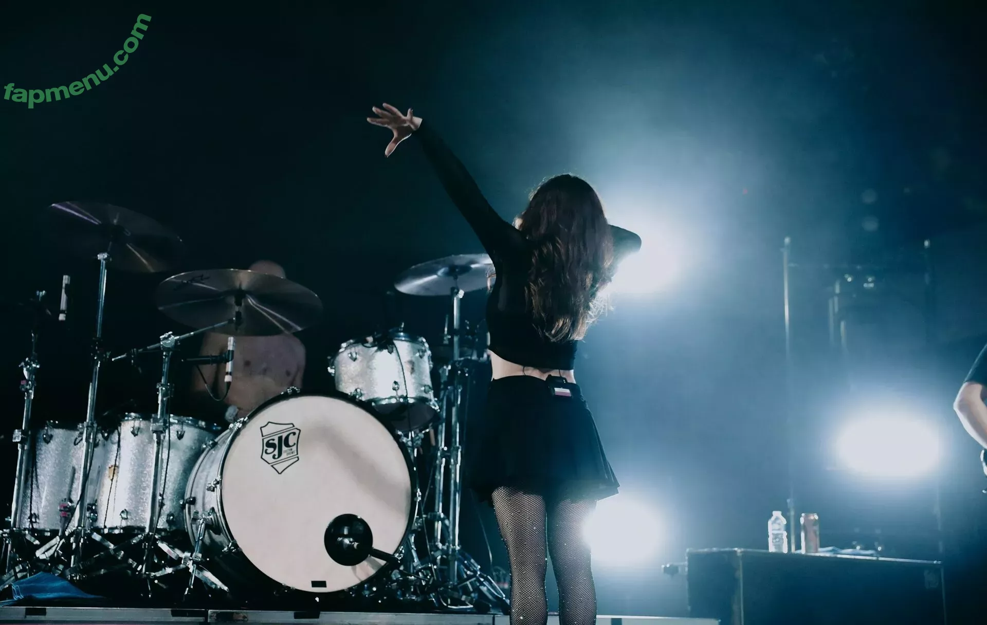 Chrissy Costanza nude photo #0008 (chrissycostanza)